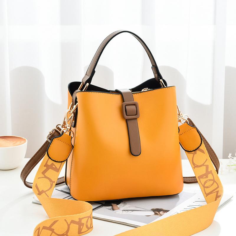 Bucket Bag - Fashionable Large-capacity Handbag for Women, with A Single Shoulder Strap and A Slanted Design.