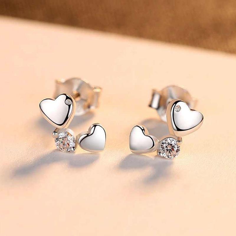 1 Pair of Creative Heart-shaped Inlaid Synthetic Zircon Earrings, Suitable for Daily Multi-functional Accessories