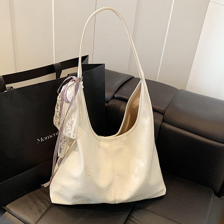 Casual large-capacity bag women's new commuter versatile shoulder bag college student class bag tote bag