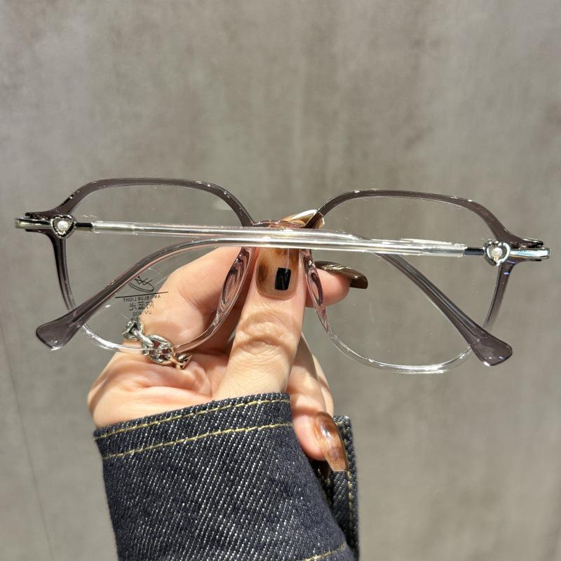 Women’s High-End Myopia Glasses Frame: Cool Tea Color, Anti-Blue Light, Slimming Design, Enhances Fairness, Prescription-Compatible.