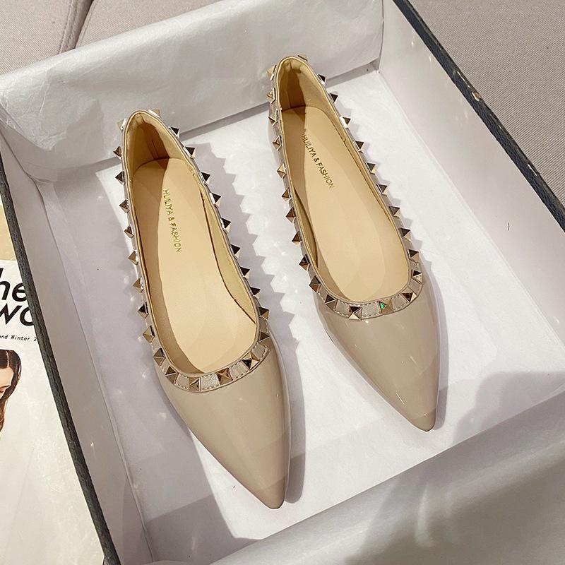 Large size 35-43 pointed head rivet flat sole single shoes women's shallow mouth soft sole versatile flat heel boat shoes temperament women's shoes