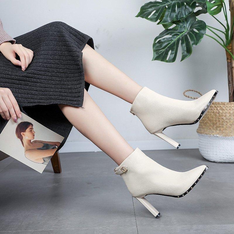 

Pointed high heels thick heel short boots women s 2025 autumn and winter new rivets British style fashion velvet Martin boots tide 38