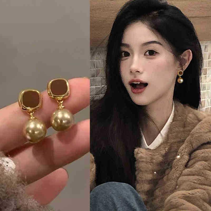 2025 Trendy Large Earrings: Simple, Cool, Versatile - Perfect for Round Faces