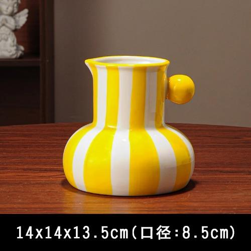 European Ceramic Vertical Striped Vase Water-based Flower Arrangement Container Striped Floral Vase for Room and Dining Table