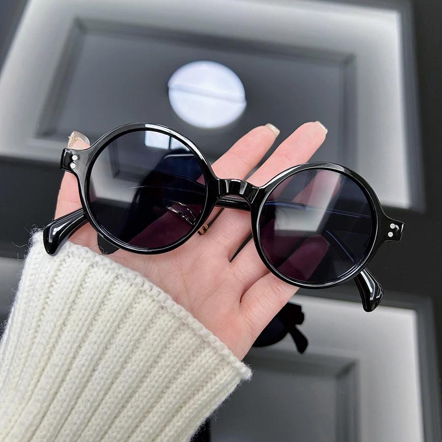 Fashion Round Sunglasses Women Men Vintage Brand Designer Sun Glasses Male Female Retro Rivet Outdoor Shades Gafas De Sol
