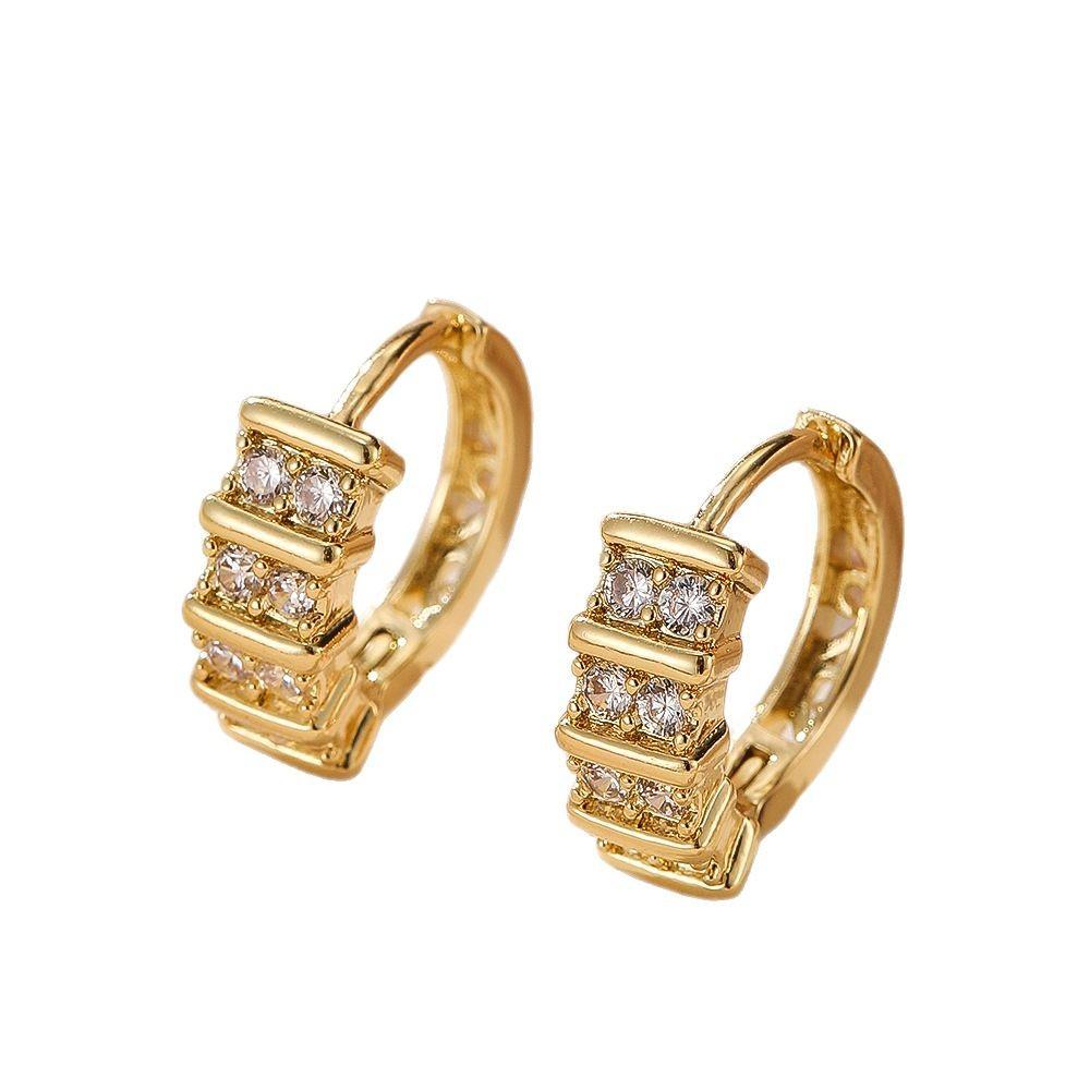 European and American fashion versatile niche design, high-end and cool style earrings for women
