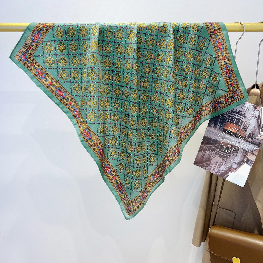 Retro light luxury high-end carriage cotton and linen scarf, spring and autumn new 71cm small square scarf, foreign-style decorative versatile scarf