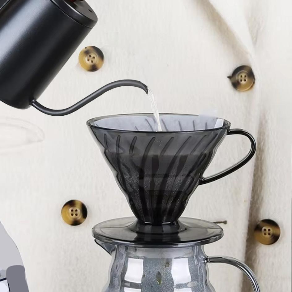 Kaffeefilter 60 Kunststoff V-Form Pour Over Kaffeefilter Tasse Kegelform Tropfkaffeetrichter Dunkelgrau Spiralrippen 01 02 Aufgießer