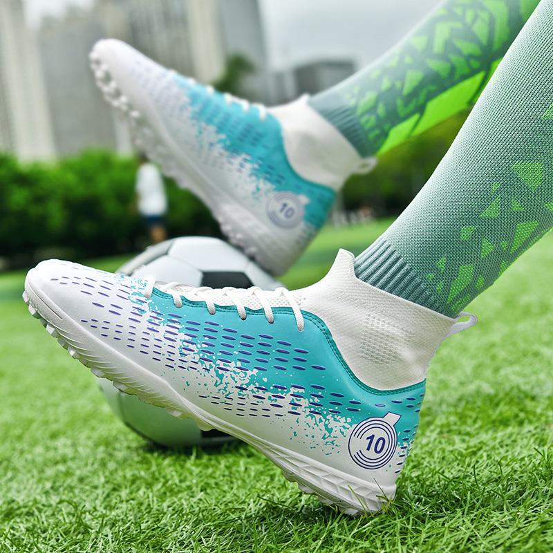 Mote fotballsko for menn FG/FG Sklisikkert gressfotballsko Personlig design Togsko Ultralette høye sneakers Fotballsko