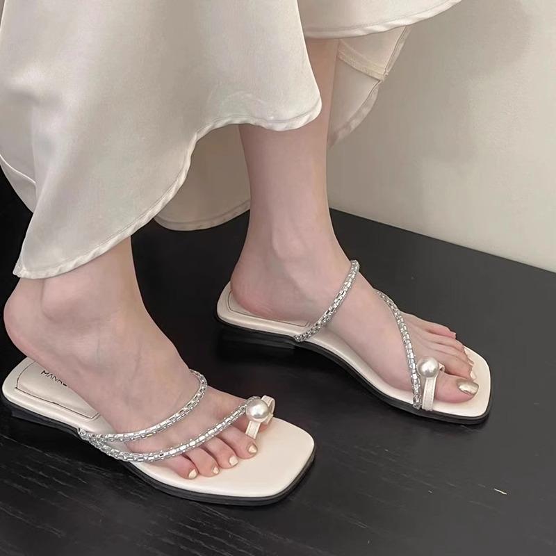 French Flat-Bottomed Rhinestone Sandals Women'S Summer Wear Pearl Toe Cover With Skirt Cool Slippers