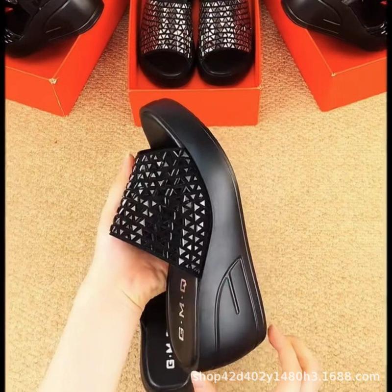 35-43 large size slope heel rhinestone cool slippers women's 2025 new thick-soled one-word drag summer wear mother sandals