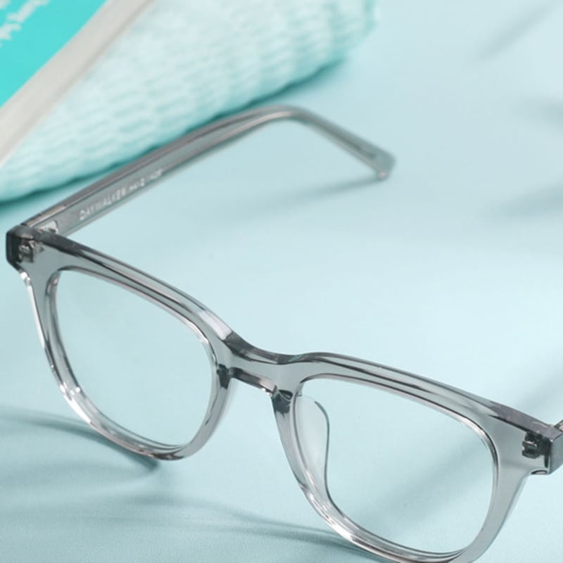 

DAYWALKER Unisex Blue Light Blocking Horn-Rimmed Glasses MATT C3 FREE