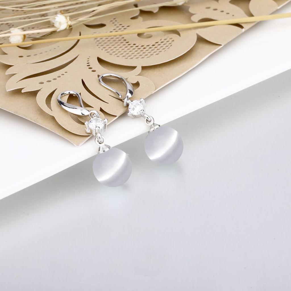 Cat's Eye Stone Imitation Tassel Earrings for Women Fashion Trendy Jewelry Pearl Short Earrings Jewelry Anti-allergic