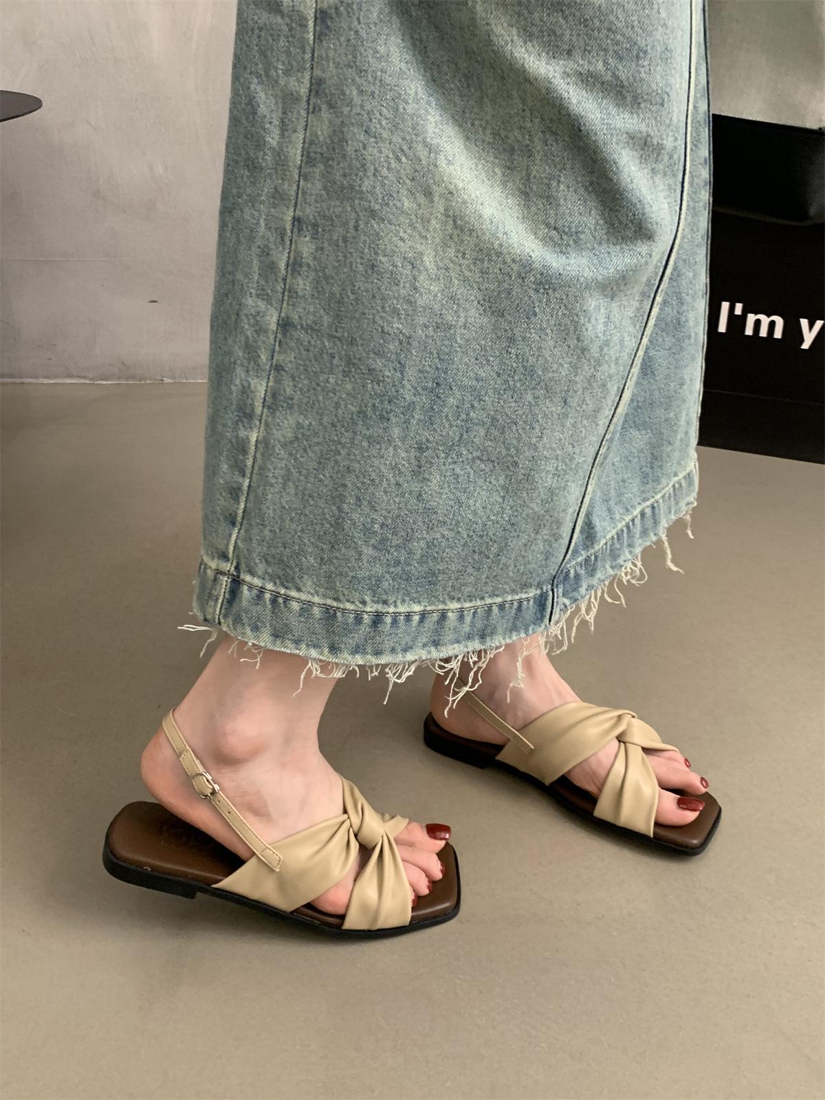 

Flat-soled sandals women s summer wear new versatile French beautiful fairy style with skirt travel seaside Roman shoes 35