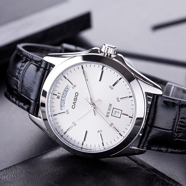 Casio Standard Series Fashion Casual 50M Waterproof Quartz Movement Synthetic Leather Strap Men Watches Silver MTP-1370L-7A
