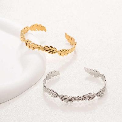 Europäisches und Amerikanisches Titanstahl Verstellbares Damenarmband - Langlebig, Anlaufbeständig, Hochwertiges Offenes Armreif-Design