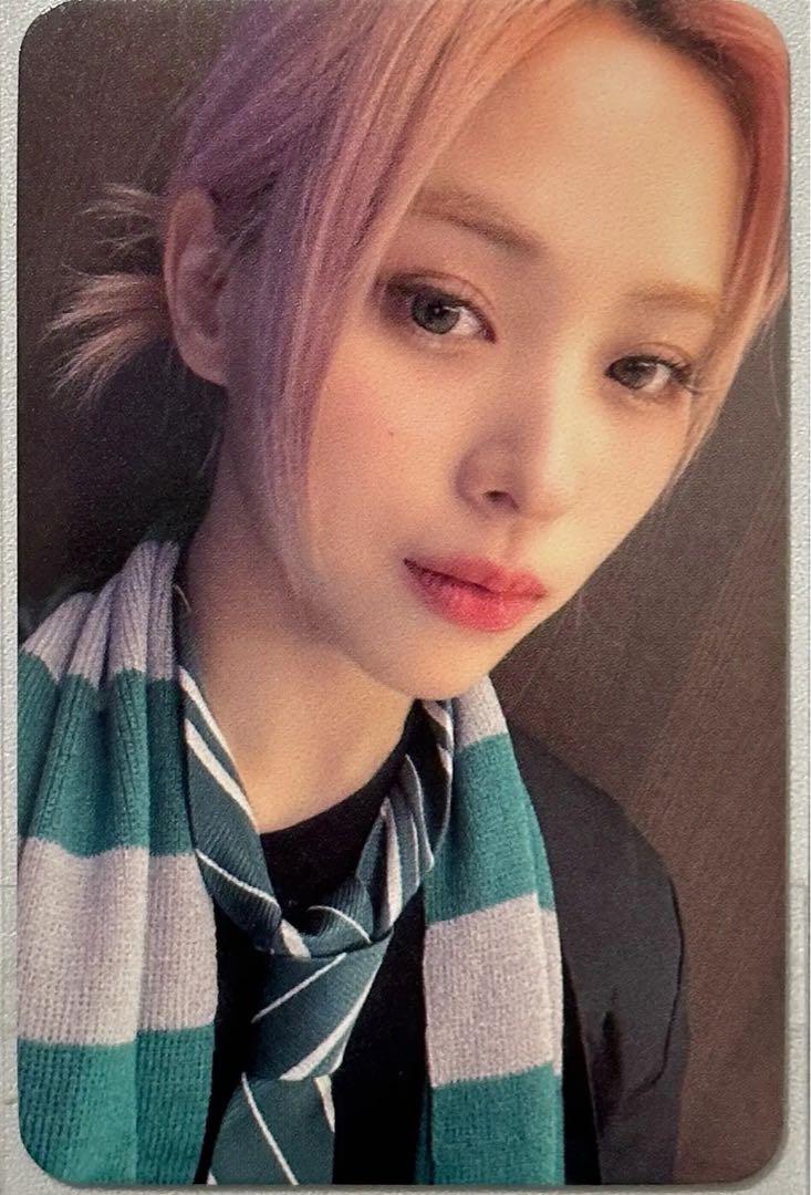 

[USED] ITZY born to be Ryujin Starriver Chinese trading card