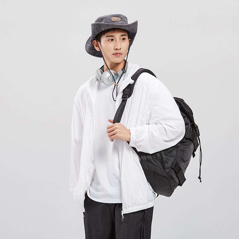 Japanese ultra-light sunscreen clothing women's UV protection summer men's skin clothing breathable sunscreen clothing hooded jacket