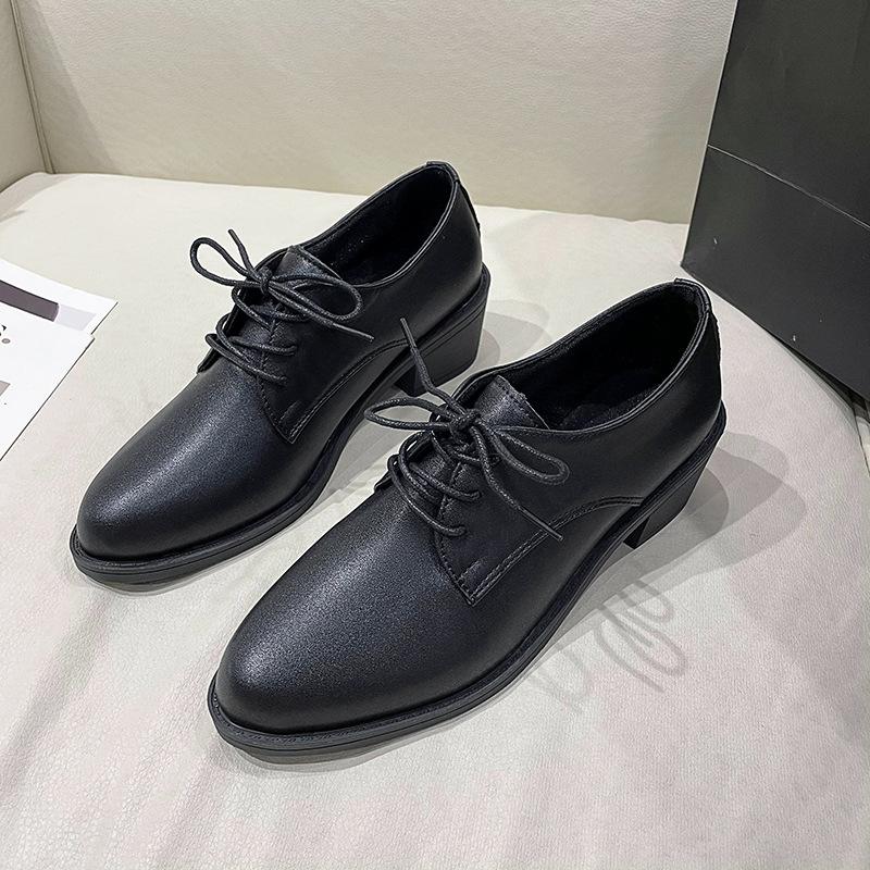 

Shein Остроносые Маленькие Кожаные Туфли Женские Весна и Осень 2025 Новые На шнуровке Толстый каблук JQ 43 чёрный