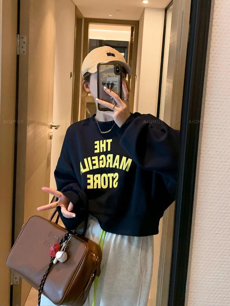 Women's Chung Bu Wan Letter Print Round Neck Long Sleeve Sweatshirt - Slim Fit, Autumn 2024 Collection