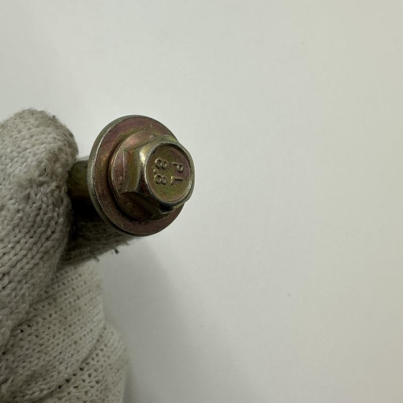 3Pcs Valve Cover Bolts For 2000 - 2005 Sonata Starex H1 H-1 Trajet Santa Fe Sorento Optima 2.4L 22448-38010 2244838010