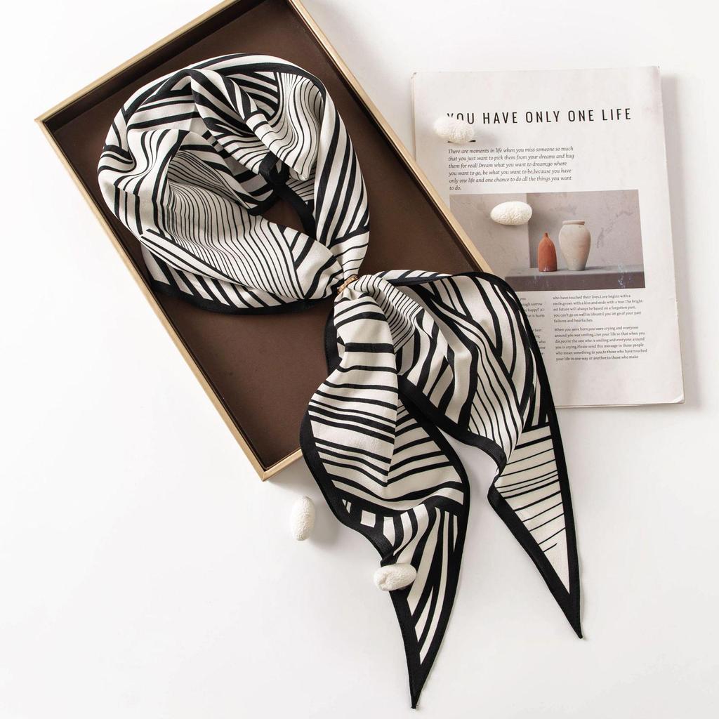 2025 Elegant Mulberry Silk Double Crepe Shawl: Fashionable and Warm Dual-Use Snood for Women