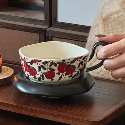 Lillard Pomegranate Floral Podglazurový Kávový Šálek a Podšálek