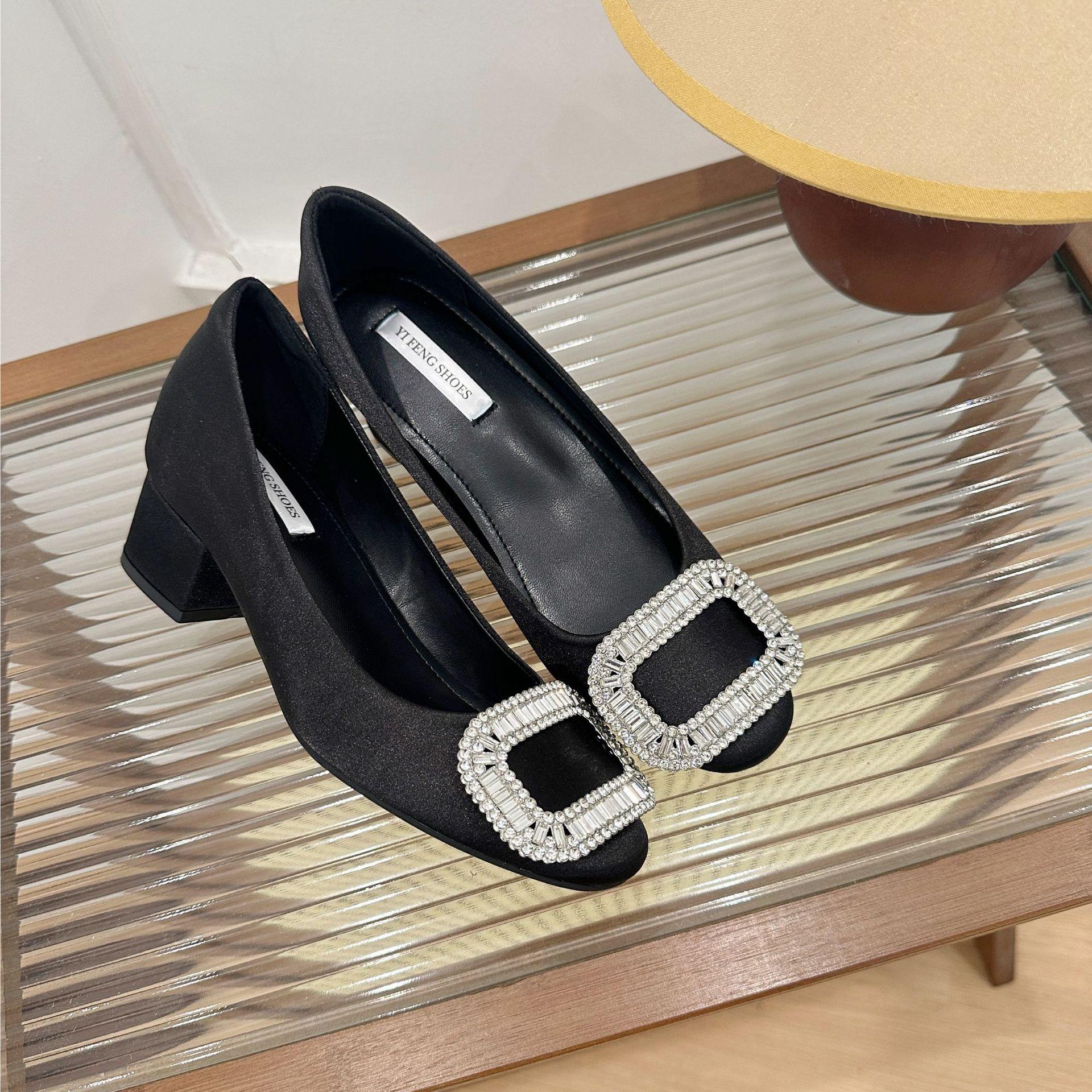 

Версия из овчины~ внутренняя высота увеличивающая стразы неглубокий вырез кожа толстый высокий каблук женские банкетные туфли с квадратным носком 39