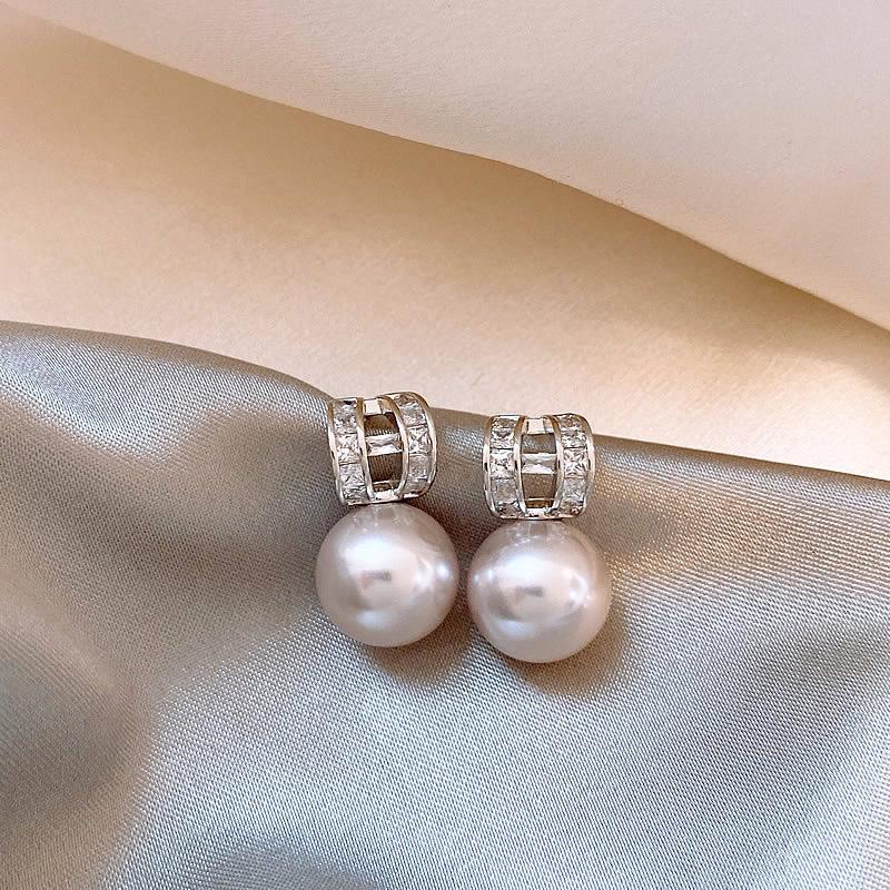 

Серьги-пусеты с цирконом, жемчугом и буквой H, легкая роскошь, модные, высококлассные, темпераментные, женские