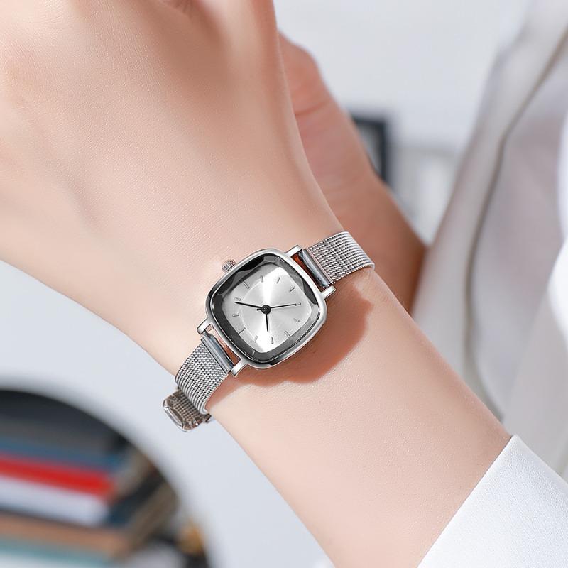 Französische Nischenuhr Studentin Koreanische Version Einfach Ins Fengsen Mädchen College-Stil Retro Hongkong-Stil Ins Gleicher Stil