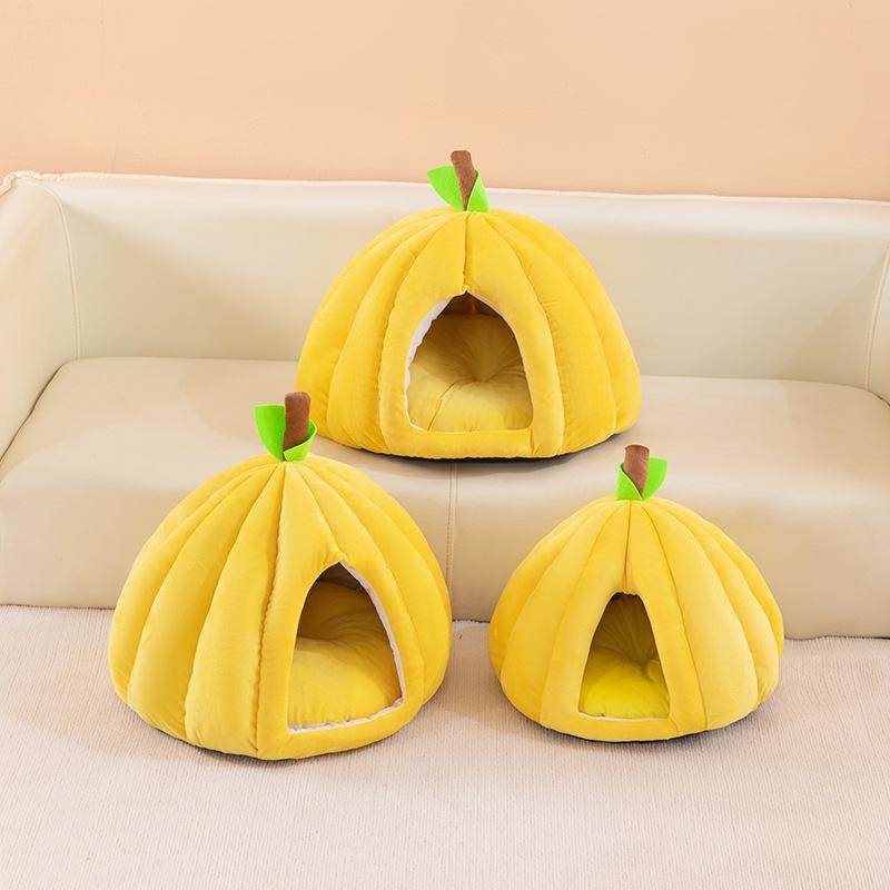 All-Season Cat & Dog Bed: Pumpkin-Shaped Cozy Nest for Pets