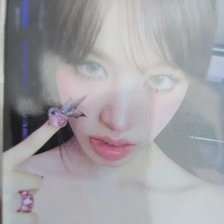 

IVE Лиз Вещательная Фотокарточка