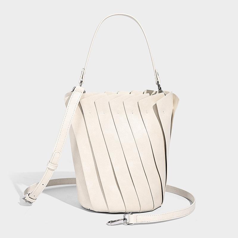 Niche high-end splicing vegetable basket bag women's 2026 new fashion commuter temperament single shoulder crossbody bucket bag