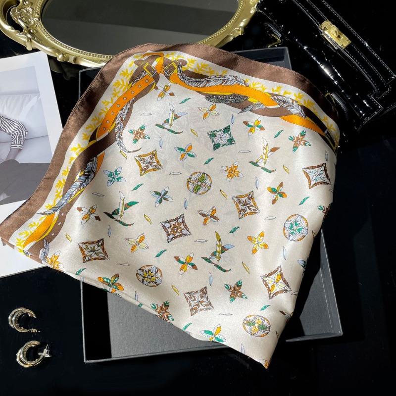 Light luxury classic four-leaf clover silk silk scarf women's light luxury high-grade mulberry silk scarf business gift square scarf scarf