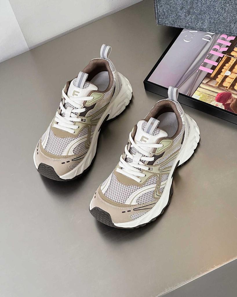 Thick-soled Leather Mesh Breathable Dad Shoes Women's 2025 New Height-increasing Versatile Outdoor Mountaineering Sports Shoes Running Shoes Tide