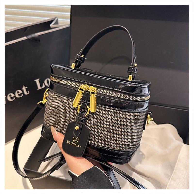 New niche women's bag versatile shoulder messenger bag high-end sense portable box box bag women