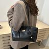 Retro Shoulder Elegant Bag For Women Featuring Spacious Design In Multiple Colors