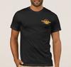 Das 8. Legionärs-Vexillum mit dem Stier auf dem Rücken als Herren T-Shirt