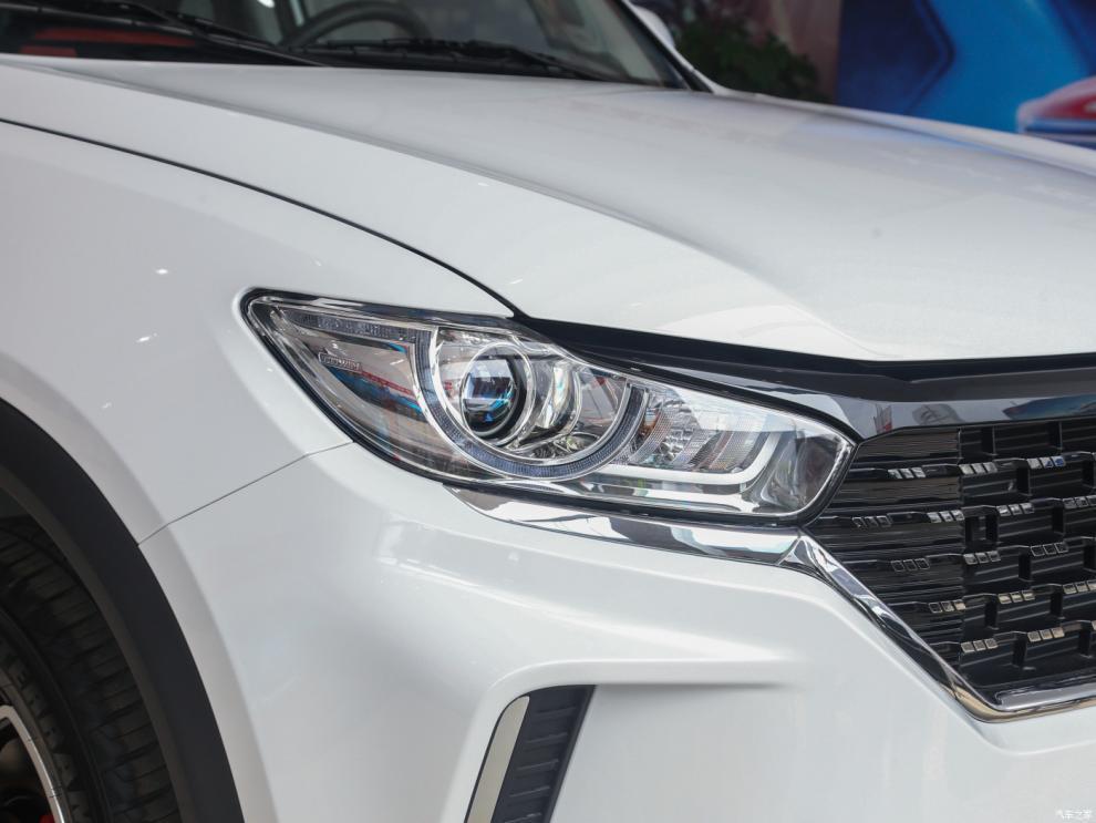 

Chery Karry X3/C3 Headlight Assembly with Bulb and Turn Signal Lampshade Right Side Passenger
