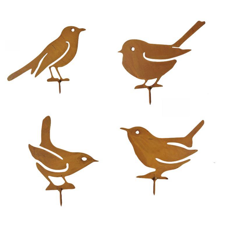 

Ржавый кованый железный садовый колышек с птицей