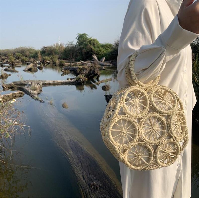 Seaside Holiday Bag Hollow Straw Large Capacity Beach Crossbody Bag Summer Hand Weaving Shoulder Bag