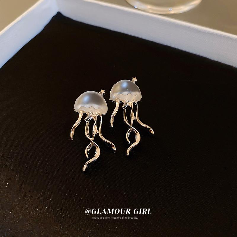 Korea Dongdaemun New Jellyfish Earrings Fashion Creative Design Sense Earrings Cold Wind Earrings Women