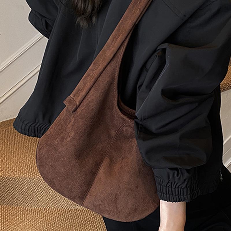 Large capacity shoulder tote bag women's 2025 summer new retro matte casual commuter messenger high value bag