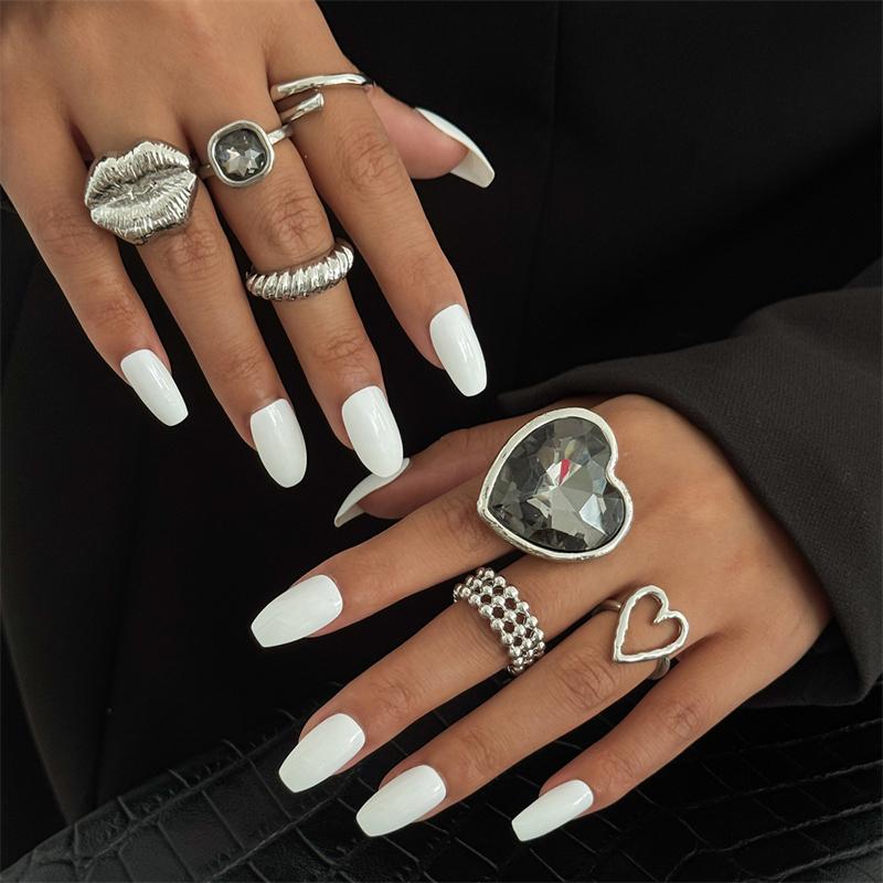 Vintage Punk Ring Set for Women Grey Crystal Zircon Love Heart Shape Exaggerated Lips Metal Finger Ring Party Hip Hop Jewelry