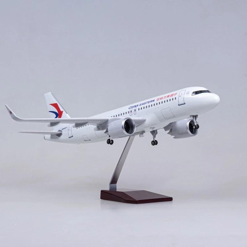 

Модель самолета Аэробус А320NEO A320 NEO China Eastern Airlines 47СМ 1/80 Модель самолета из смолы Свет и Колеса Шасси Дом NO LED