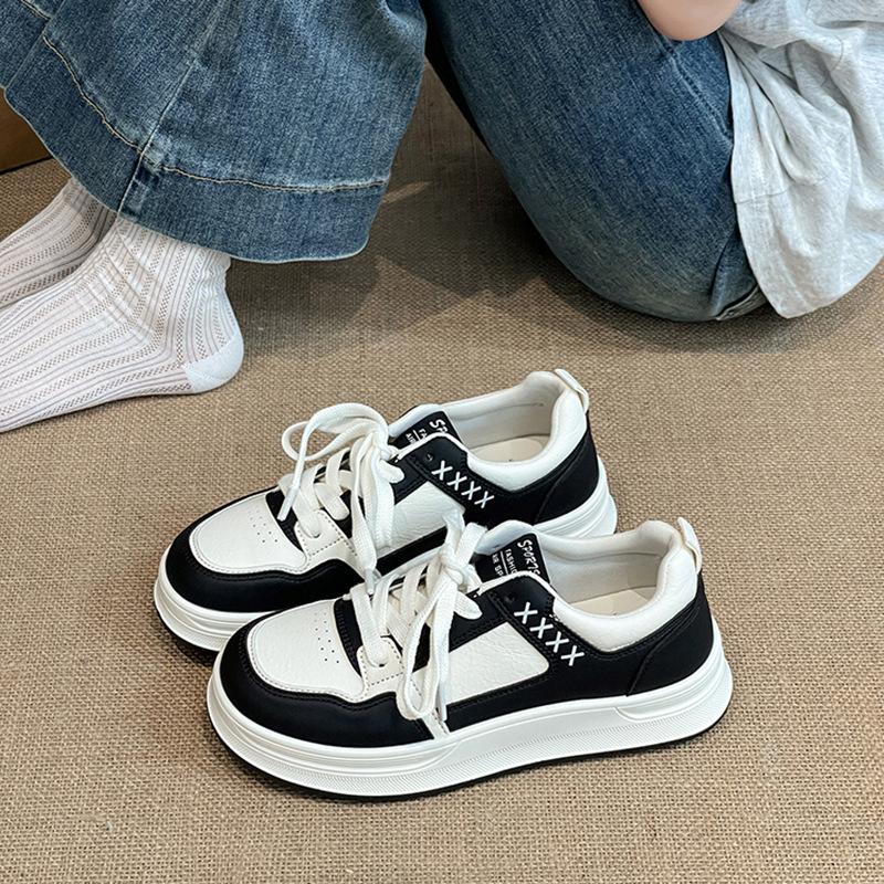 Retro hollow board shoes women's 2025 summer fashion versatile lightweight fashion casual shoes campus style flat-soled sports shoes