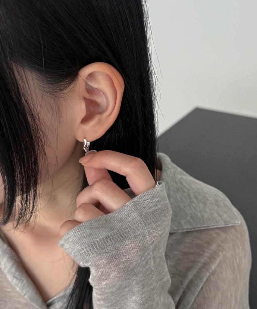 Baradu 925 Pointed Wave Hoop Earring