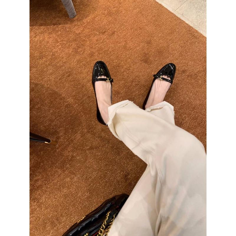 

Версия из овчины~ Туфли с маленькой золотой пряжкой в виде буквы, туфли Мэри Джейн на мягкой подошве, женские одинарные туфли, круглый носок, неглубокий вырез, кожаные туфли на плоской подошве 40