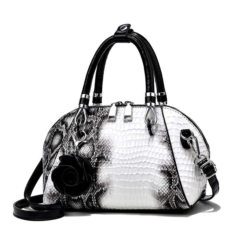 

Crocodile pattern shell bag women s handbag large capacity messenger bag bags new trend белый