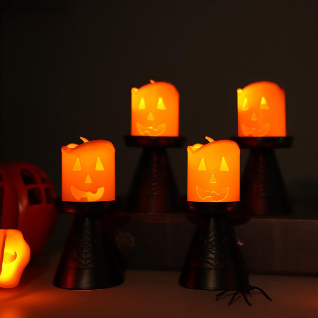 Halloween LED Kerzenlichter mit lustigen Designs und Kürbis mit geheimnisvollen Lichtern verstärken die Atmosphäre. Festliche Dekorationsartikel